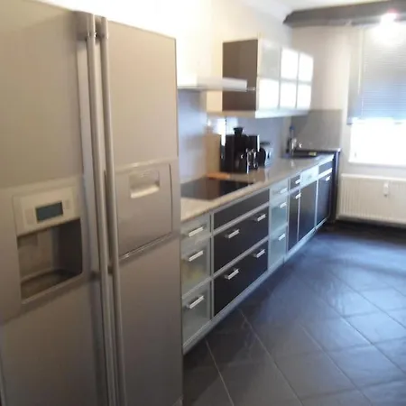 Erdgeschoss Bis 10 Personen Zentrum דירה